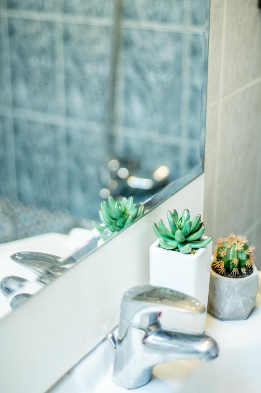 Houseloft Aqua Gardens Apartment Tesalonika Bagian luar foto